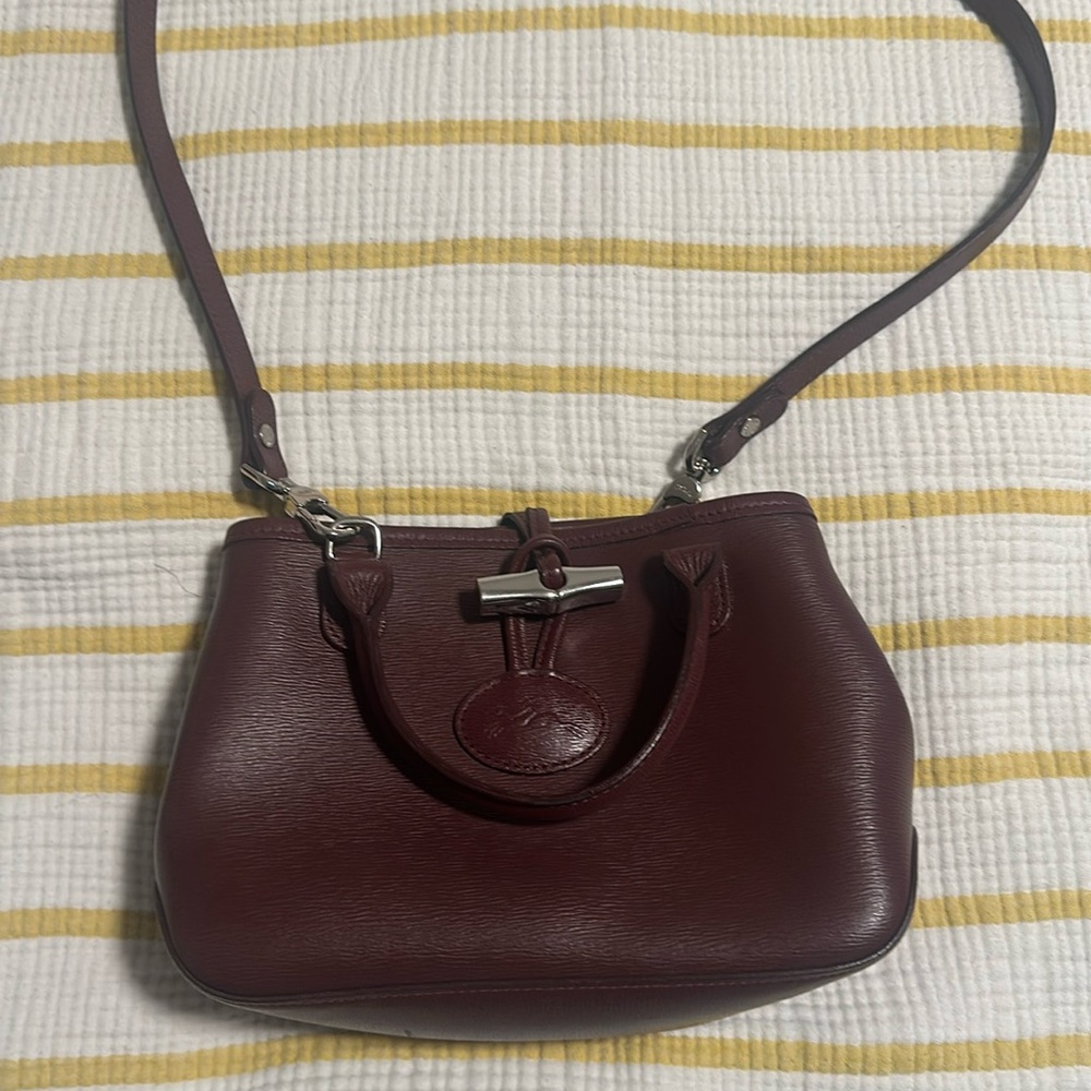 LONGCHAMP roseao leather handbag, crossbody. Burgundy